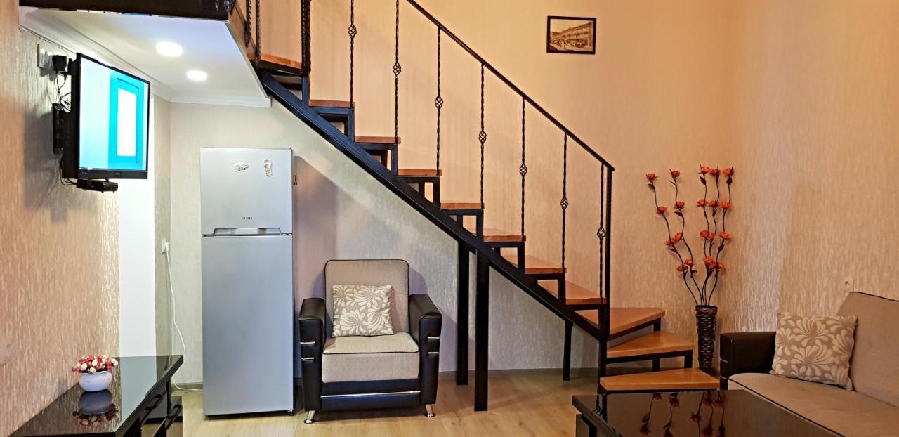 Bright And Cozy Apartment On Aghmashenebeli Avenue Tbilisi Exterior foto