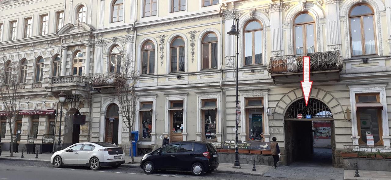 Bright And Cozy Apartment On Aghmashenebeli Avenue Tbilisi Exterior foto